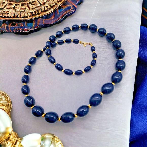 Monet Classic Beaded Necklace Vintage Navy Blue Gold Tone Spacer Classy Lucite - Picture 1 of 10
